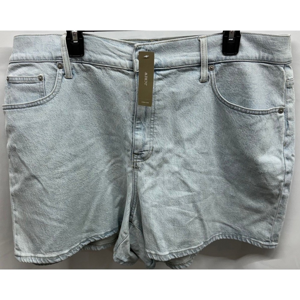 NWT J.Crew Light wash Non-Distress Denim Short Size 35 or US 18 see measurements